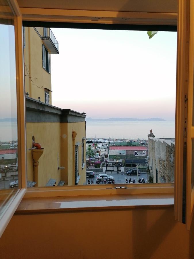 Napoli D'Amare B&B Bagian luar foto