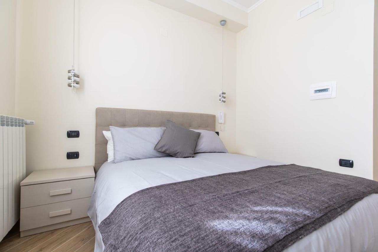 Napoli D'Amare B&B Bagian luar foto