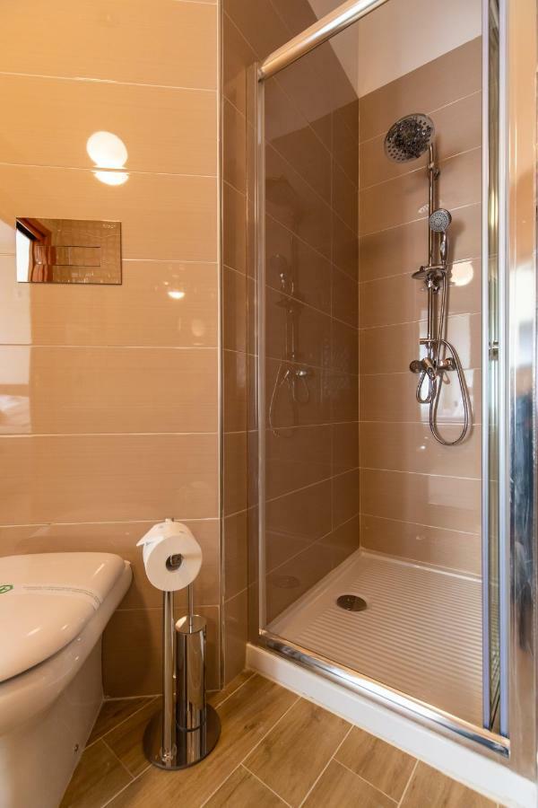 Napoli D'Amare B&B Bagian luar foto
