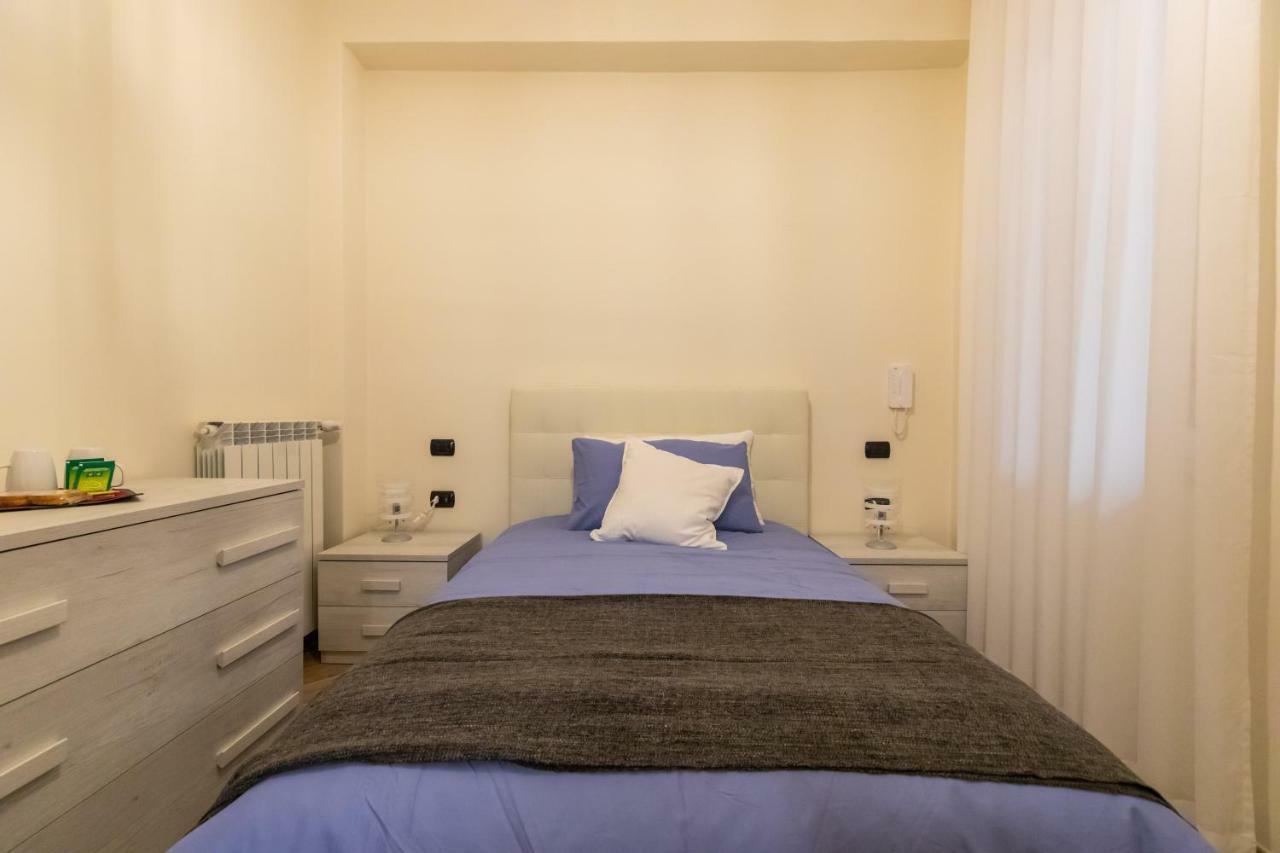 Napoli D'Amare B&B Bagian luar foto