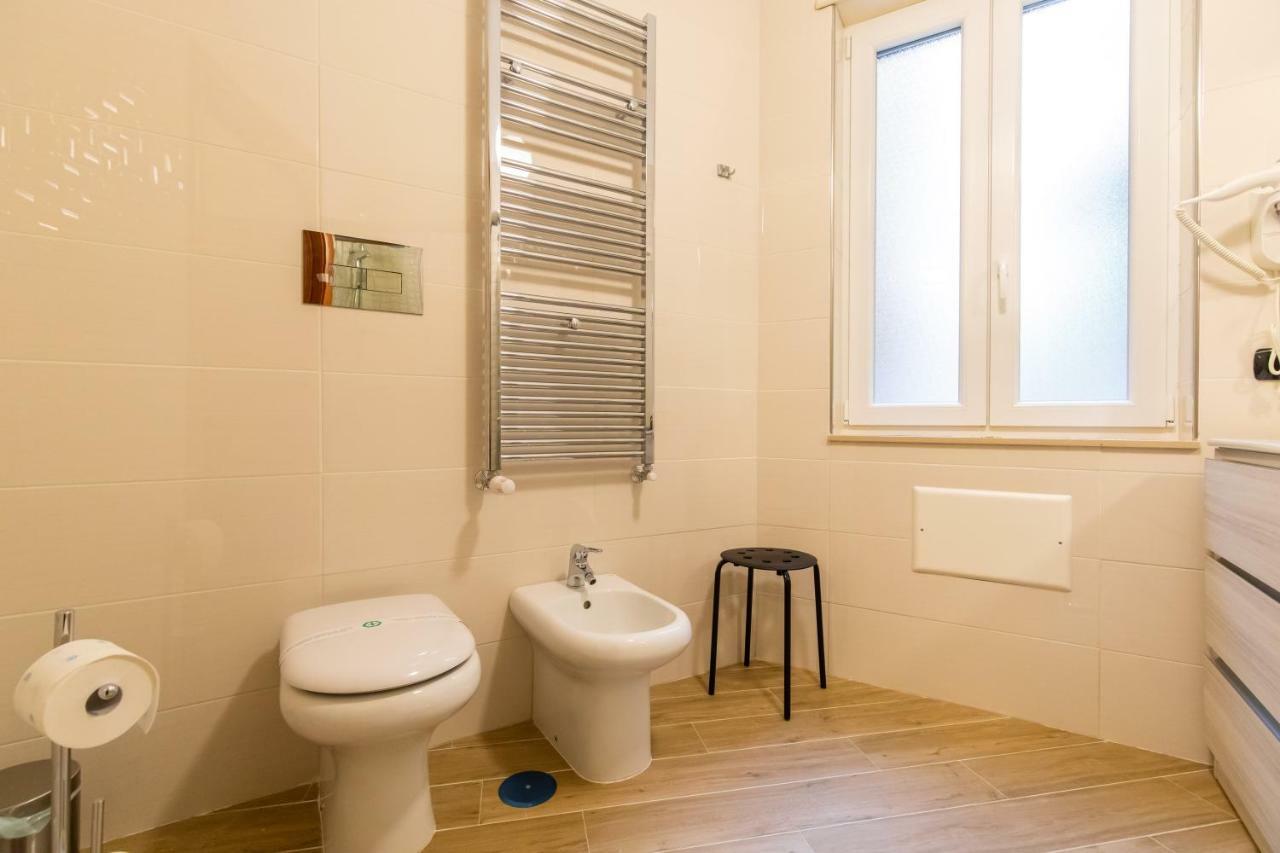 Napoli D'Amare B&B Bagian luar foto